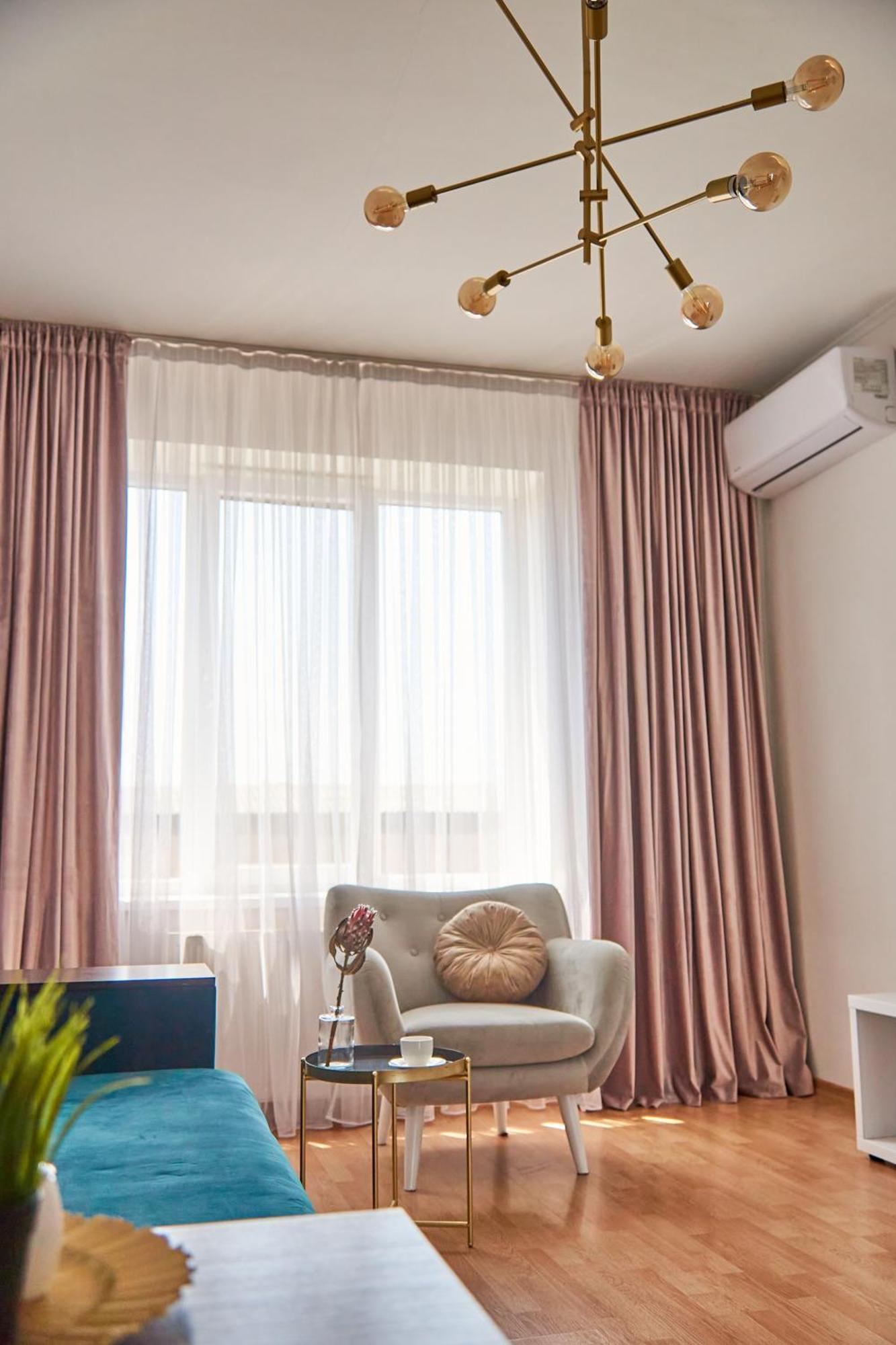 Lux Apartment Mukacheve Exterior foto
